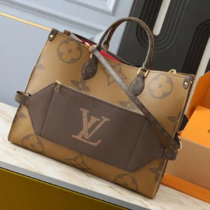LOUIS VUITTON Reverse Monogram Giant Onthego Voyage